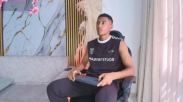 Snapshot of LexiAndDeker chatting on 1, 12, 2025 LexiAndDeker online show from 1, 12, 2025