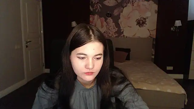 ElinaMils online show from 5, 3, 2025