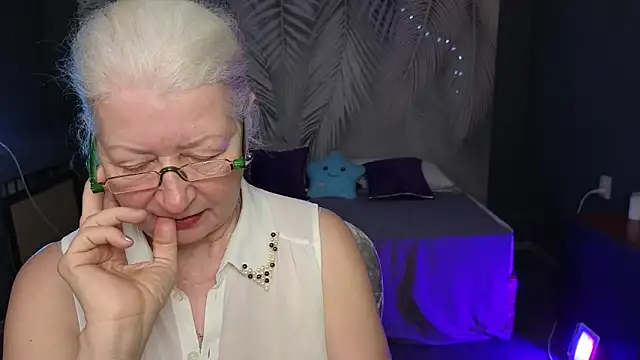 Maya Mayflower online show from 9, 3, 2025