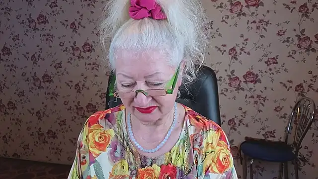 Maya Mayflower online show from 20, 12, 2025