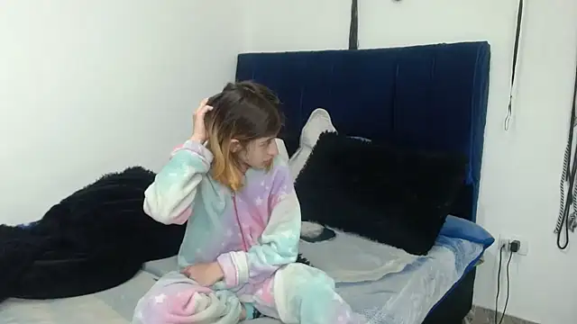 KratosAfroditacs online show from 21, 10, 2025