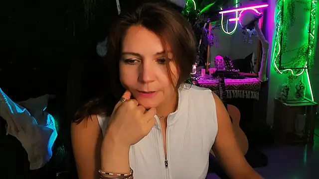 NicoleHitman online show from 26, 11, 2025