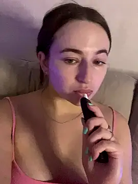 Snapshot of AlisaQSky chatting on 26, 10, 2025 AlisaQSky online show from 26, 10, 2025