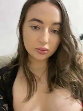 Snapshot of AlisaQSky chatting on 4, 11, 2025 AlisaQSky online show from 4, 11, 2025