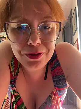 Snapshot of VeraaFlynn chatting on 5, 3, 2025 VeraaFlynn online show from 5, 3, 2025