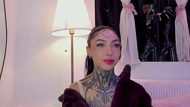 Snapshot of Dani_Valen chatting on 14, 12, 2025 Dani Valen online show from 14, 12, 2025