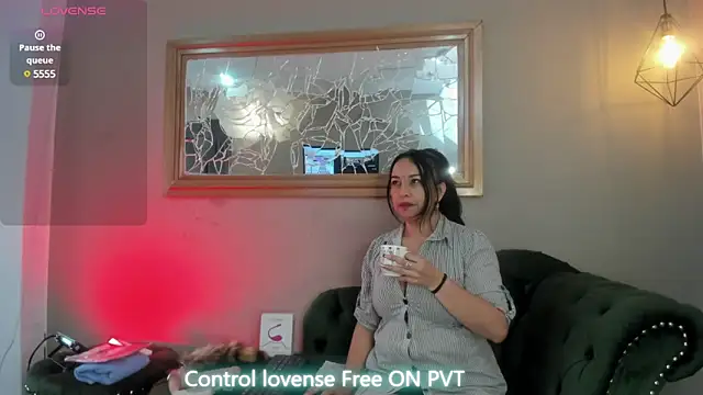 Snapshot of Chanel_milff_ chatting on 12, 3, 2025 Chanel milff online show from 12, 3, 2025