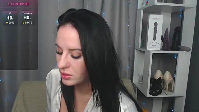Snapshot of JuliyaMayss chatting on 14, 10, 2025 JuliyaMayss online show from 14, 10, 2025