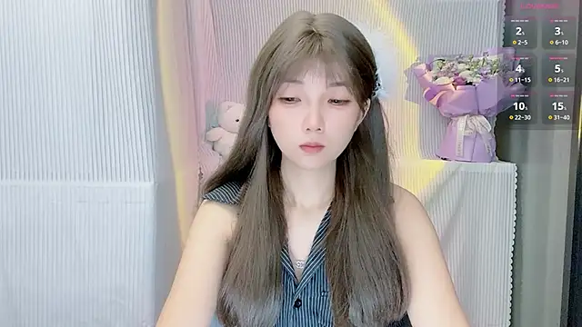 Snapshot of Evelyn-168 chatting on 11, 10, 2025 Evelyn-168 online show from 11, 10, 2025