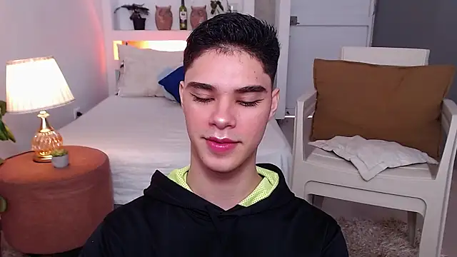 Snapshot of juanes_puthee chatting on 15, 11, 2025 juanes puthee online show from 15, 11, 2025