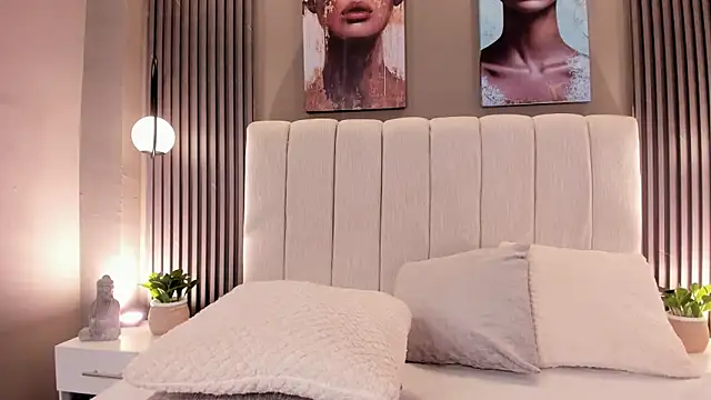 GiannaColling1 online show from 27, 11, 2025