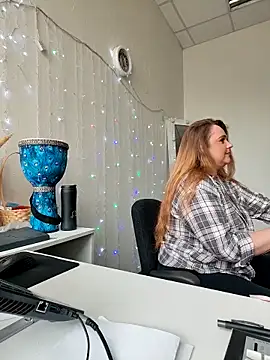 Juicy PeachLux online show from 21, 3, 2026