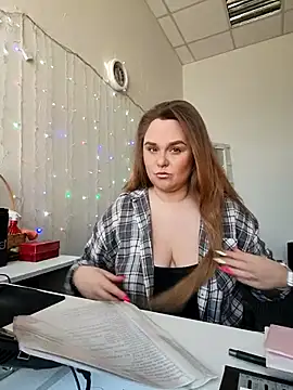 Juicy PeachLux online show from 2, 4, 2026