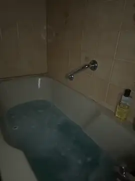 Snapshot of _Niinaa_ chatting on 18, 10, 2025 Niinaa online show from 18, 10, 2025