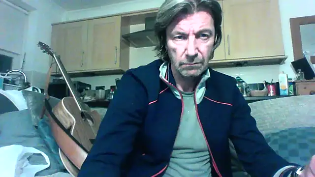 Snapshot of Grower_and_shower chatting on 25, 10, 2025 Grower and shower online show from 25, 10, 2025