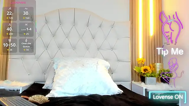 Alexa Bravva online show from 10, 11, 2025