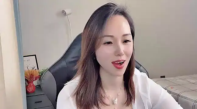Snapshot of Dewluna chatting on 6, 3, 2025 Dewluna online show from 6, 3, 2025