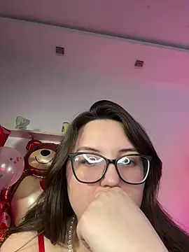 MiraLuccian online show from 14, 2, 2026