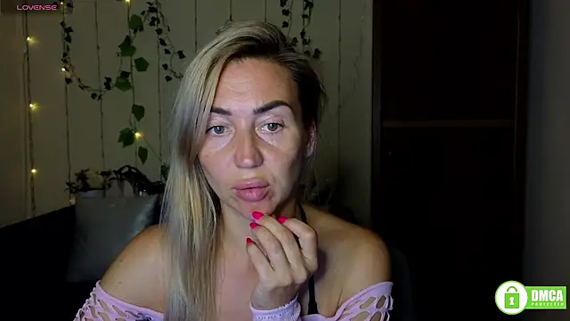 Kiss julli88I online show from 8, 9, 2025