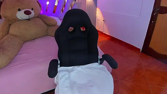 MaddyCrofft online show from 14, 3, 2025