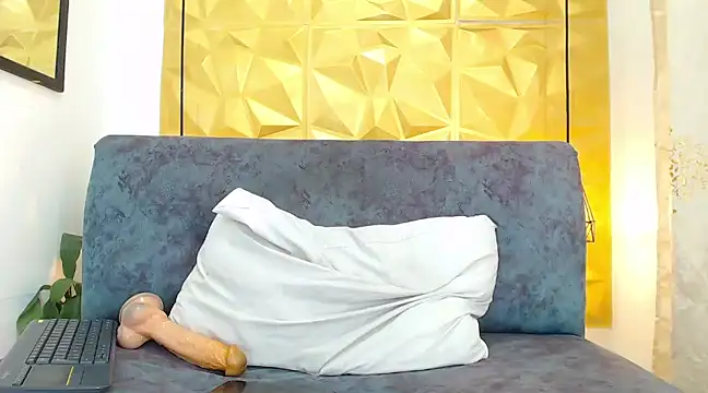 Snapshot of Small_Hot19 chatting on 11, 3, 2025 Small Hot19 online show from 11, 3, 2025