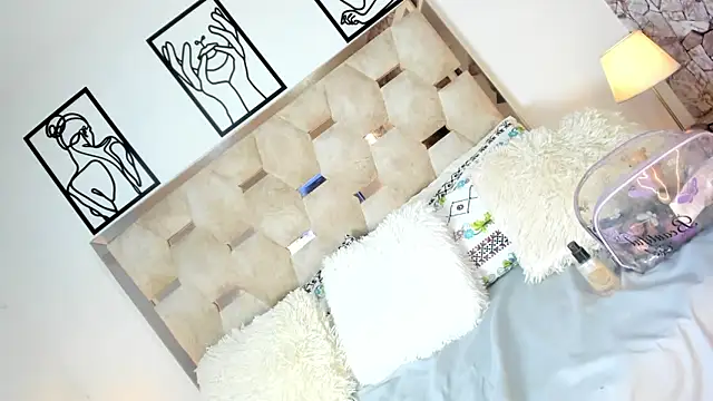 Snapshot of Small_Hot19 chatting on 9, 9, 2025 Small Hot19 online show from 9, 9, 2025