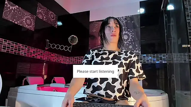 Snapshot of Small_Hot19 chatting on 23, 10, 2025 Small Hot19 online show from 23, 10, 2025