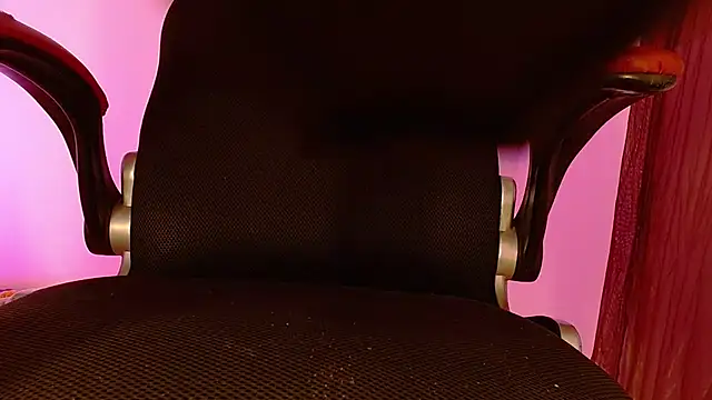 Snapshot of Small_Hot19 chatting on 16, 11, 2025 Small Hot19 online show from 16, 11, 2025