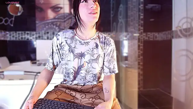 Snapshot of Small_Hot19 chatting on 2, 12, 2025 Small Hot19 online show from 2, 12, 2025