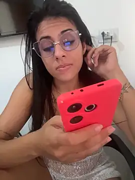 Snapshot of jheicylli chatting on 13, 4, 2026 jheicylli online show from 13, 4, 2026