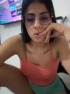 Snapshot of jheicylli chatting on 28, 6, 2026 jheicylli online show from 28, 6, 2026