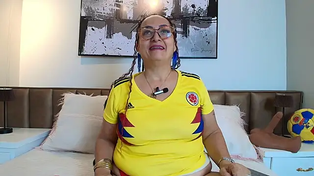 Snapshot of AlessandraLeroy chatting on 17, 6, 2026 AlessandraLeroy online show from 17, 6, 2026