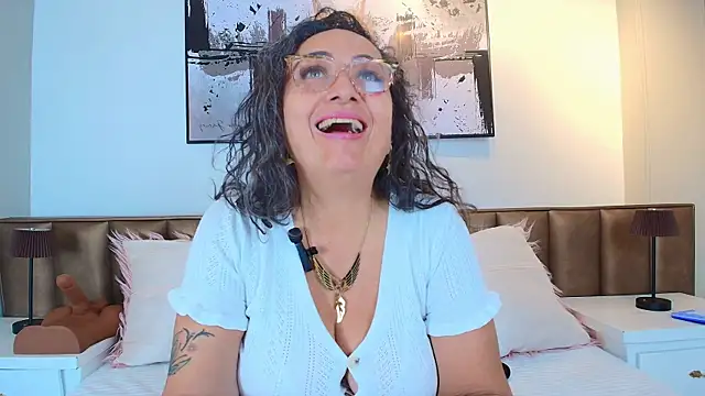 Snapshot of AlessandraLeroy chatting on 13, 7, 2026 AlessandraLeroy online show from 13, 7, 2026
