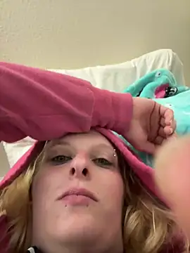 KITTYBOOBOOFUXX online show from 17, 7, 2026