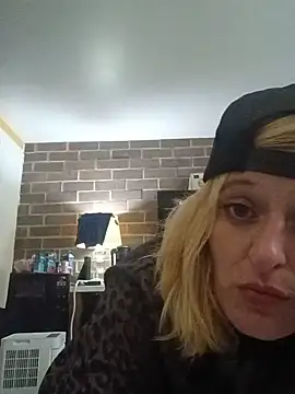KITTYBOOBOOFUXX online show from 20, 7, 2026