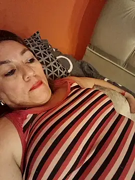 Snapshot of Luna-nevada chatting on 5, 10, 2025 Luna-nevada online show from 5, 10, 2025