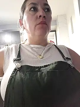 Snapshot of Luna-nevada chatting on 7, 10, 2025 Luna-nevada online show from 7, 10, 2025