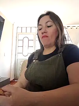 Snapshot of Luna-nevada chatting on 13, 10, 2025 Luna-nevada online show from 13, 10, 2025