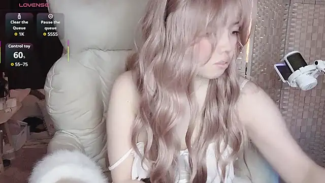 Snapshot of Cocobee chatting on 26, 11, 2025 Cocobee online show from 26, 11, 2025