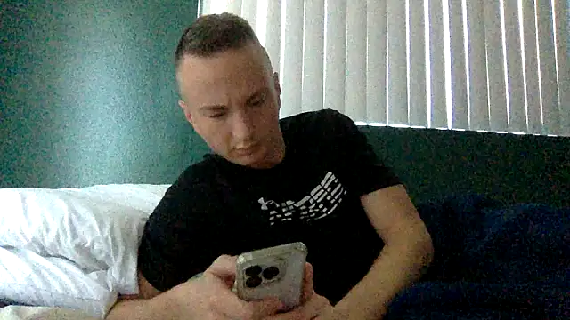 Snapshot of TheDaddy005 chatting on 8, 3, 2025 TheDaddy005 online show from 8, 3, 2025