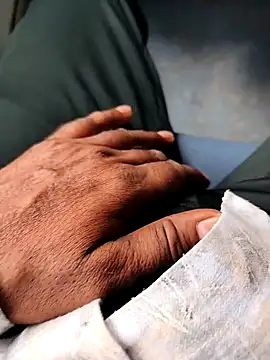 Snapshot of himvilohi08 chatting on 18, 9, 2025 himvilohi08 online show from 18, 9, 2025