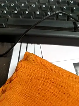 Snapshot of himvilohi08 chatting on 31, 10, 2025 himvilohi08 online show from 31, 10, 2025