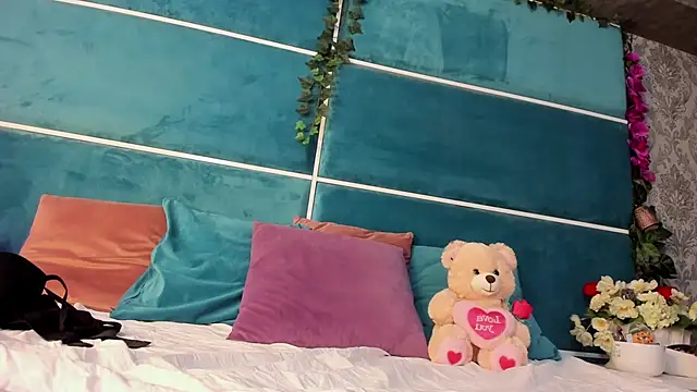 SunnyGlow online show from 4, 11, 2025