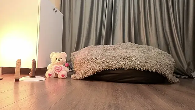 SunnyGlow online show from 8, 11, 2025