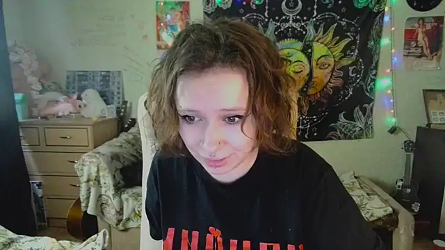 Snapshot of Lil_foxxx chatting on 7, 10, 2025 Lil foxxx online show from 7, 10, 2025