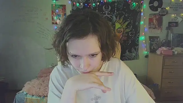 Snapshot of Lil_foxxx chatting on 15, 10, 2025 Lil foxxx online show from 15, 10, 2025