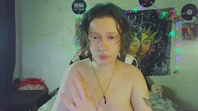 Snapshot of Lil_foxxx chatting on 5, 11, 2025 Lil foxxx online show from 5, 11, 2025