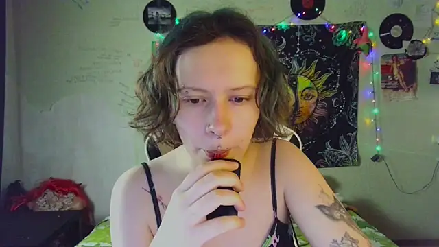 Snapshot of Lil_foxxx chatting on 15, 11, 2025 Lil foxxx online show from 15, 11, 2025