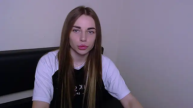 Snapshot of MiaDari_ chatting on 10, 3, 2025 MiaDari online show from 10, 3, 2025