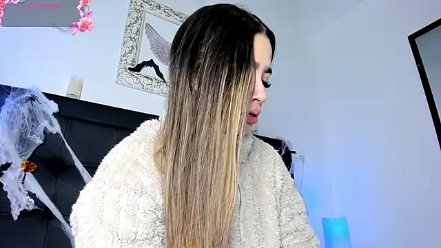 Lola Blondie online show from 11, 10, 2025